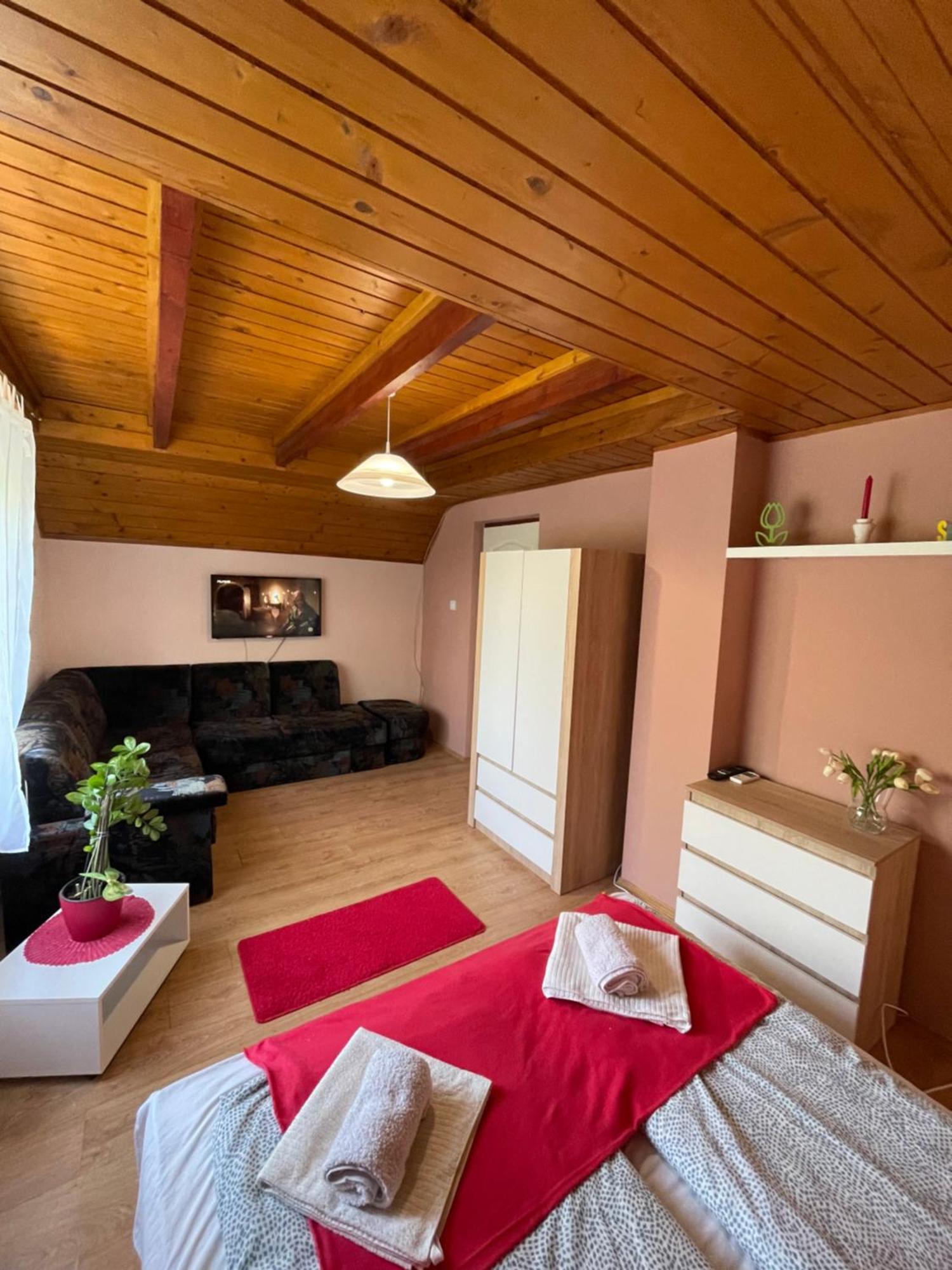 Linett Apartment