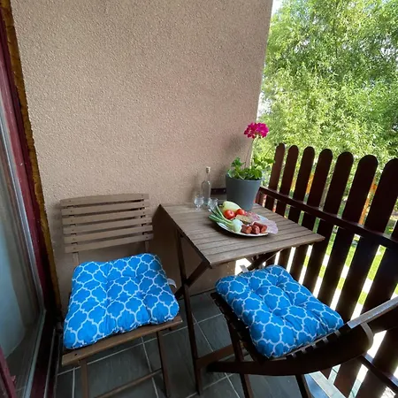 Linett Apartman Hajduszoboszlo Exterior photo